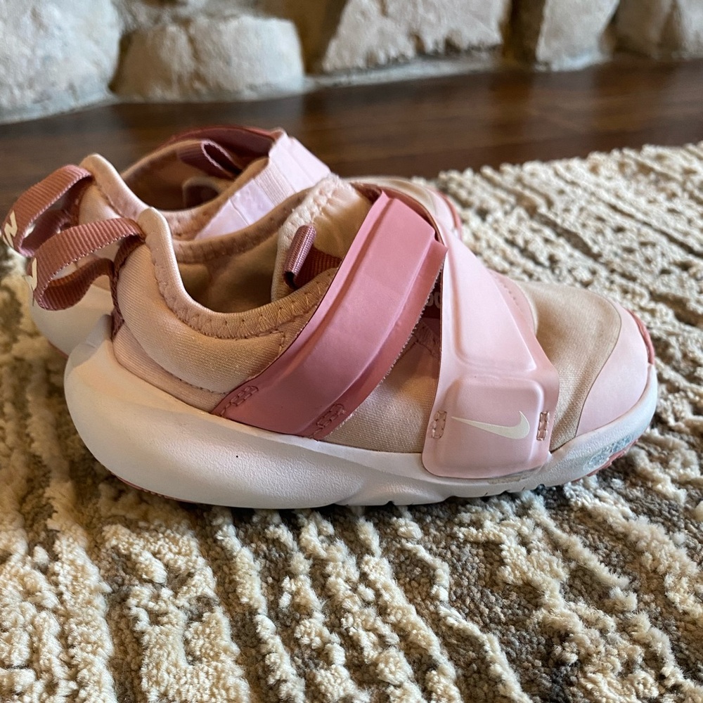 Nike Pink Girls toddler size 7 shoes